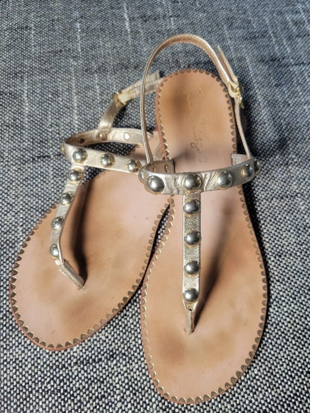 Lilly Pulitzer Gold Leather Studded T Strap Sandals Women's Size 6
